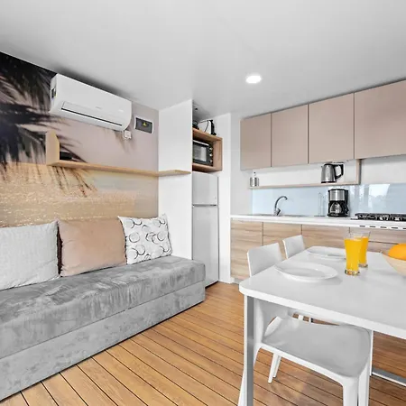 Camping Mobile Homes Montepozzo, Kamp Porton Biondi Rovinj